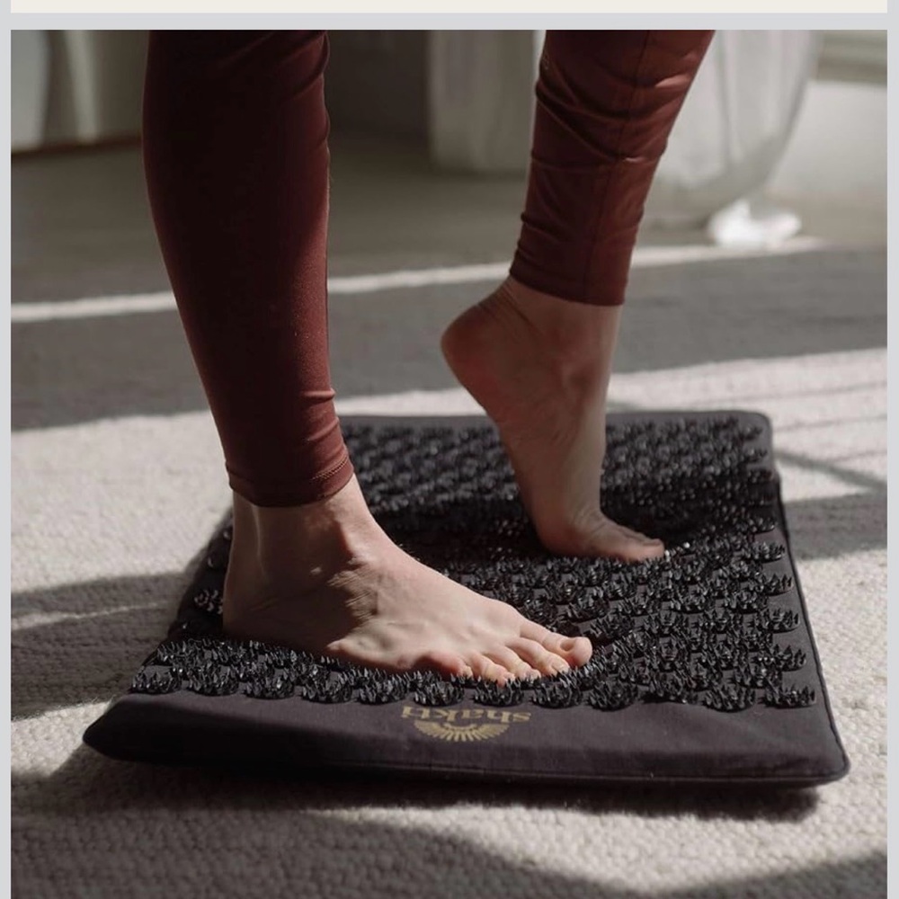 ShaktiMat Classic Acupressure Mat, Level 1 Intensity in Shakti Black NEW - Picture 7 of 8